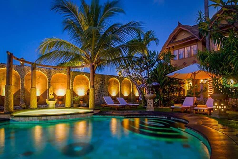 Hotel Puri Madawi Seminyak  Exterior photo