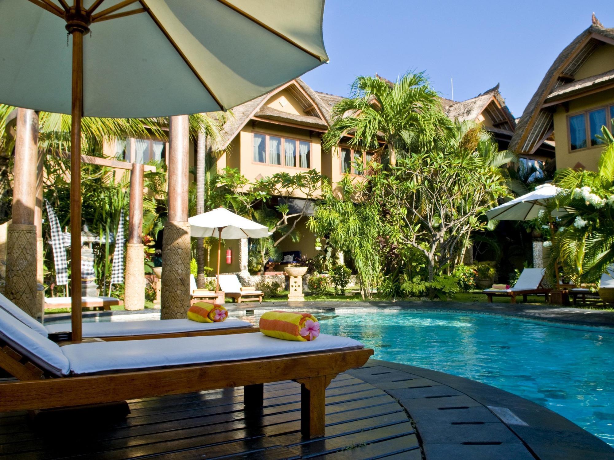 Hotel Puri Madawi Seminyak  Exterior photo