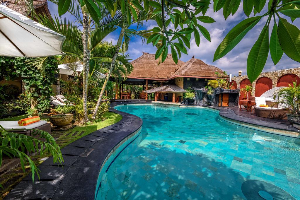 Hotel Puri Madawi Seminyak  Exterior photo