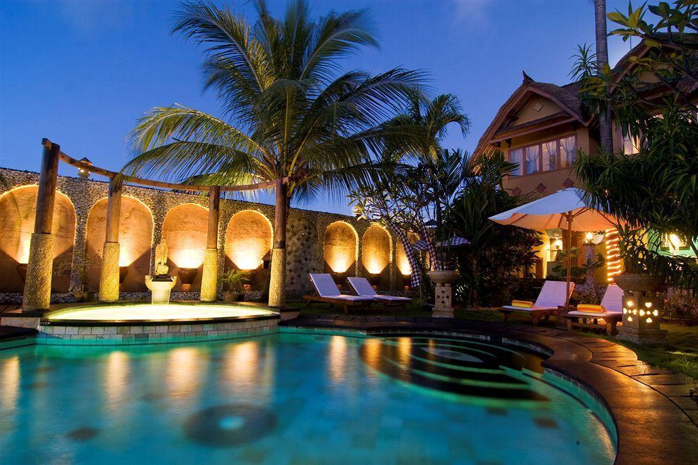 Hotel Puri Madawi Seminyak  Exterior photo