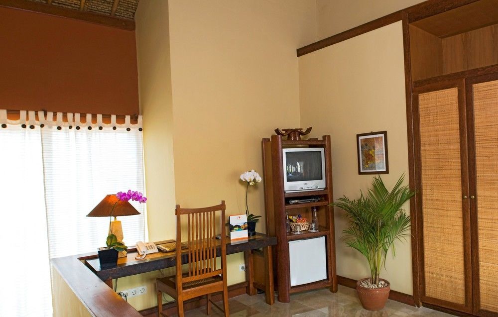 Hotel Puri Madawi Seminyak  Exterior photo